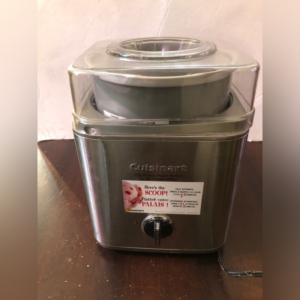 Cuisinart Icecream Maker. Like New.